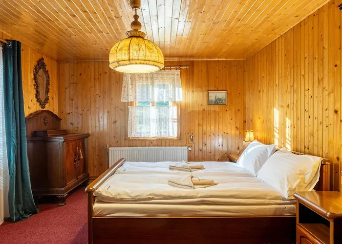 Dom Szklarski Kamien Villa